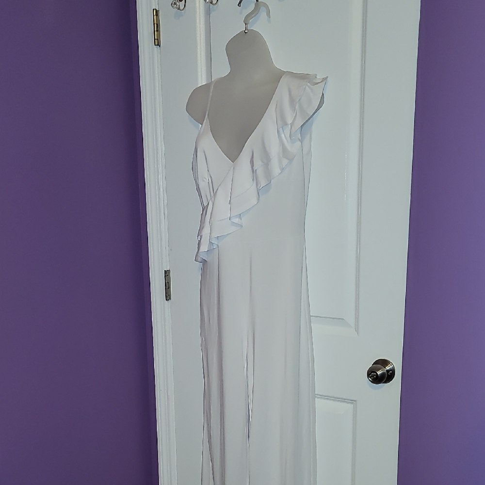 White Ruffle Jumpsuit Dress Sz: - Picture 3 of 8